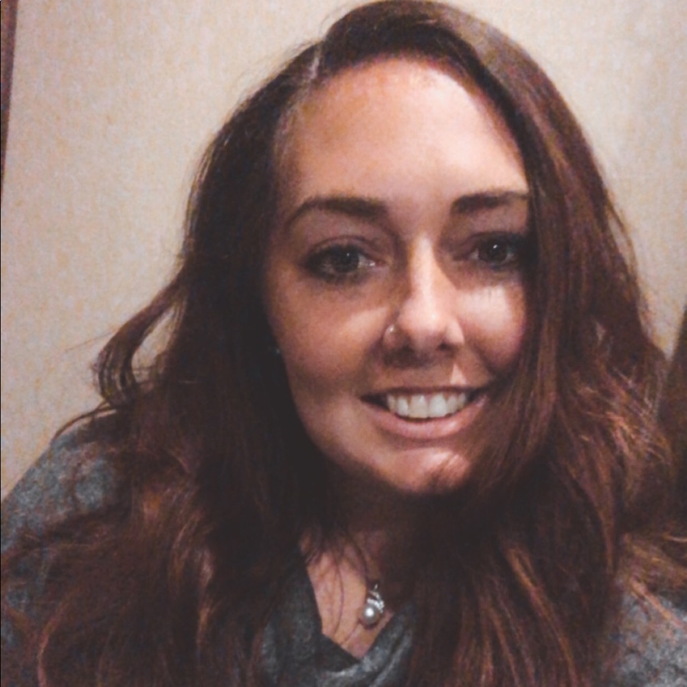 Meet your Posher, Elizabeth